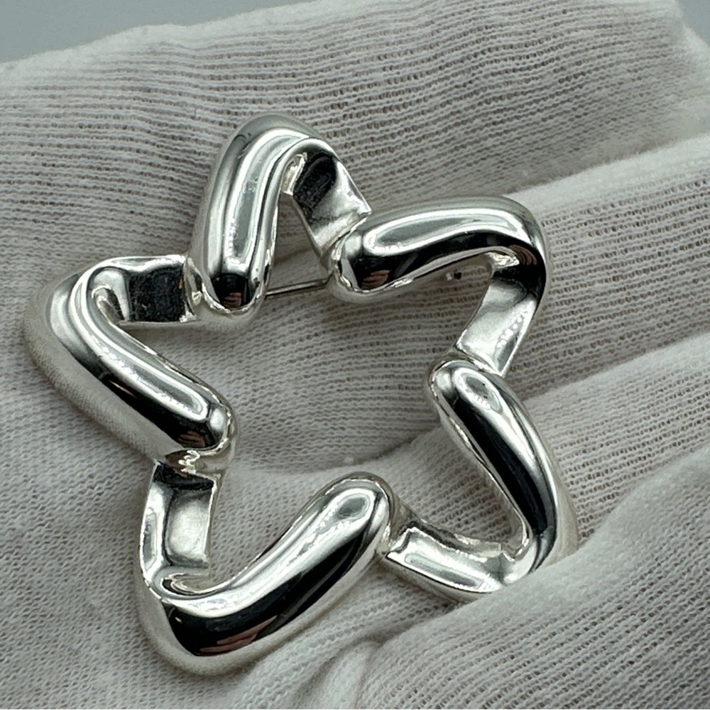 Napier‎ High Polished Silver Tone Star Brooch #762